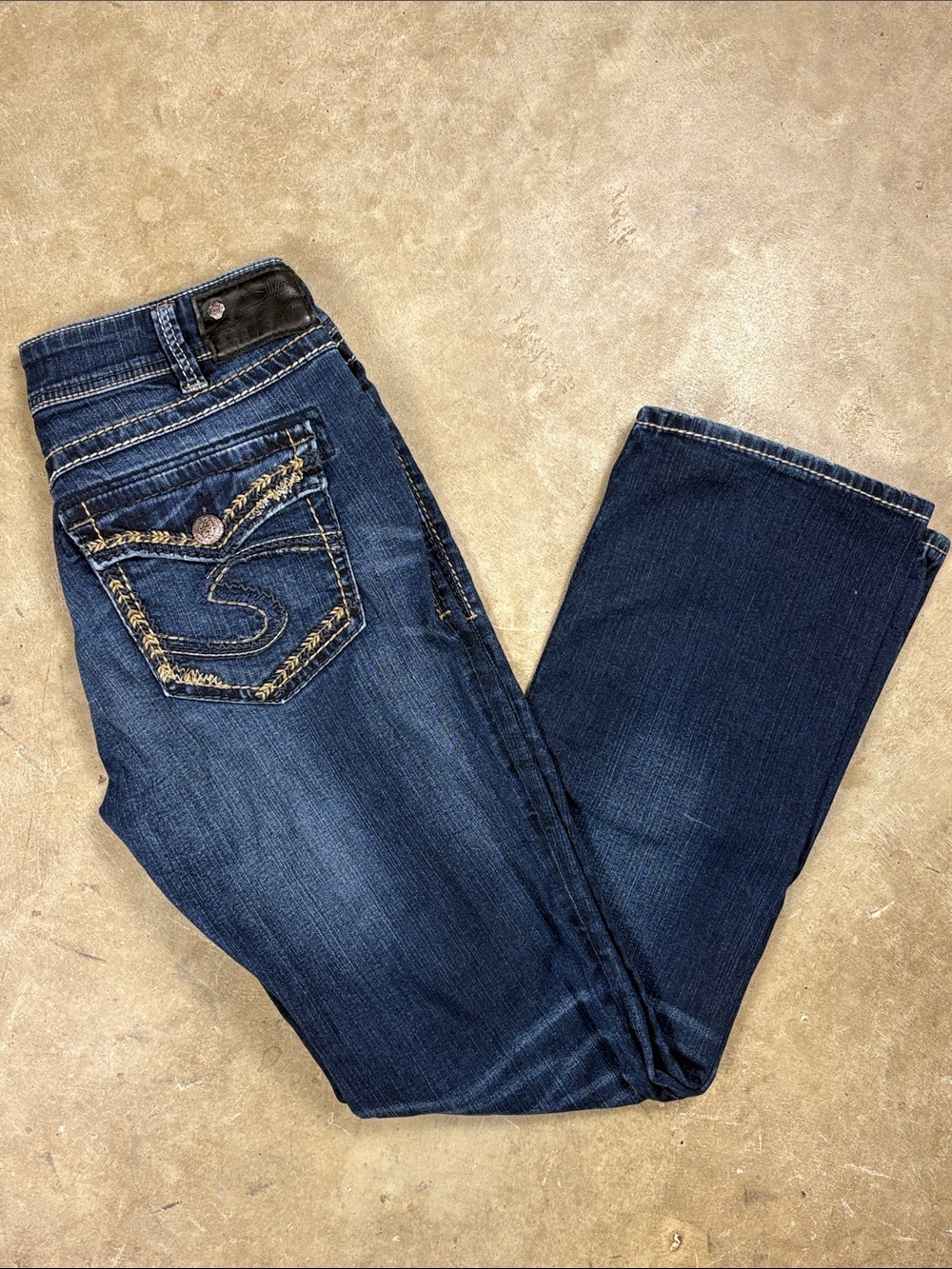 Dark Wash & Distressed Women’s Silver Jeans Suki Mid Slim  Boot Size W30/L31